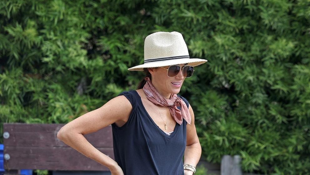 Vévodkyně Meghan na procházce (2)