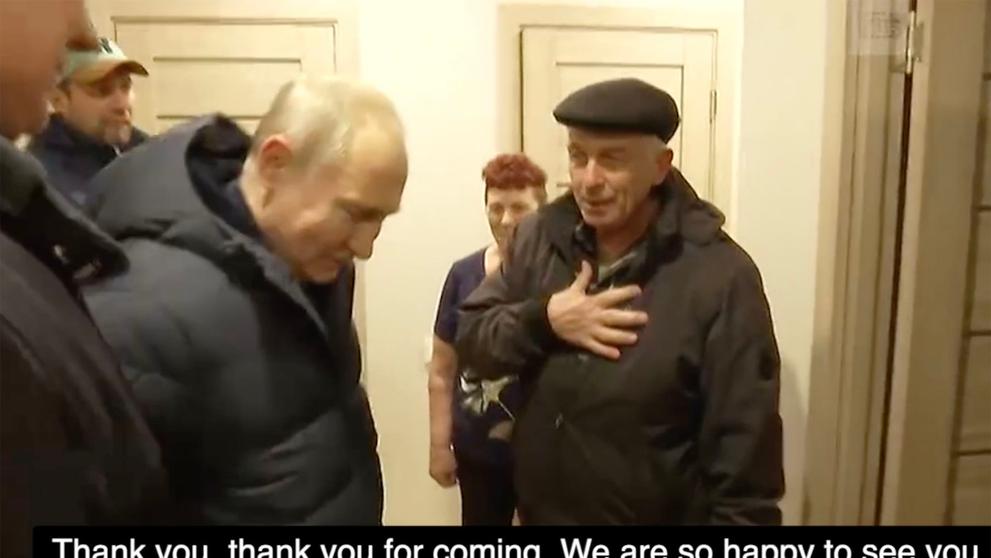Vladimir Putin v Mariupolu (1)