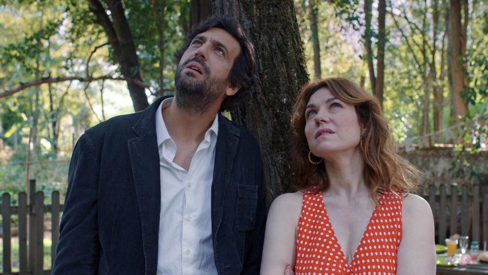 Émilie Dequenneová a Max Boublil ve filmu Double Foyer, 2023