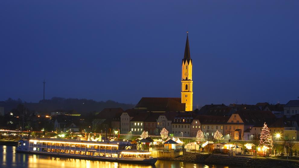 Nejzajímavější vánoční trhy v Evropě - Plovoucí adventní trhy – Vilshofen an der Donau, Německo