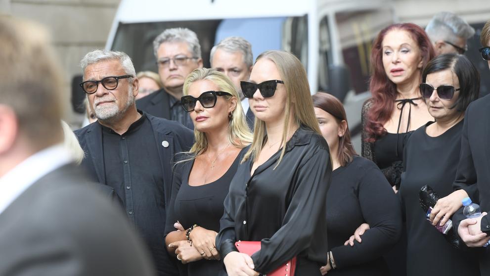Lucie Borhyová na pohřbu Hany Zagorové (30. 8. 2022)