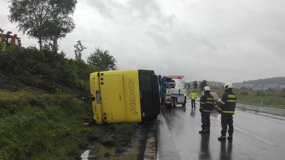 Nehoda autobusu u Písku