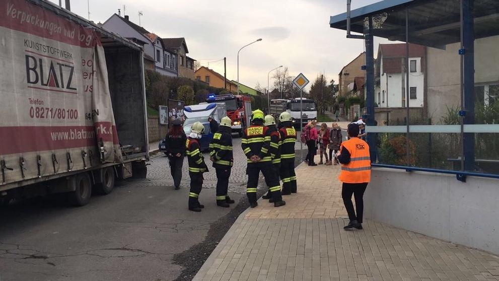 Kamion na kolejích v Úvalech u Prahy - 3