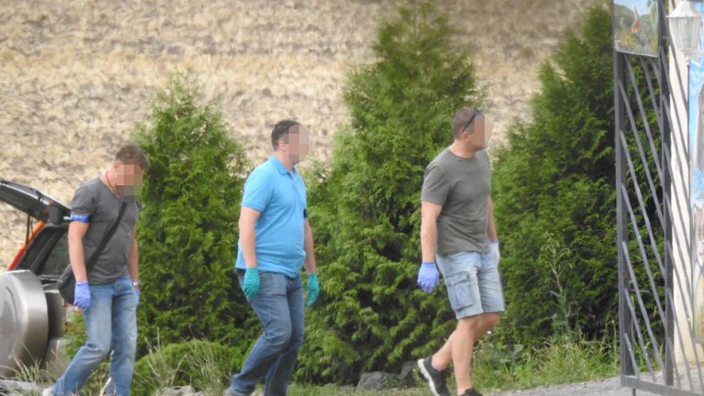 Policie zasahuje u Prahy kvůli nelegálnímu zabíjení zvířat - 3