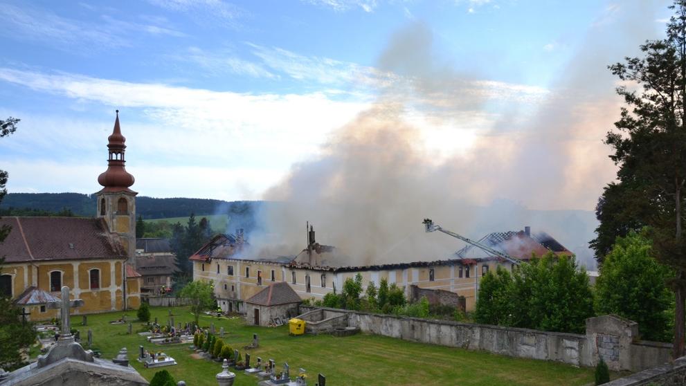 Požáru skladu dřevního materiálu na Frýdlantsku - 1