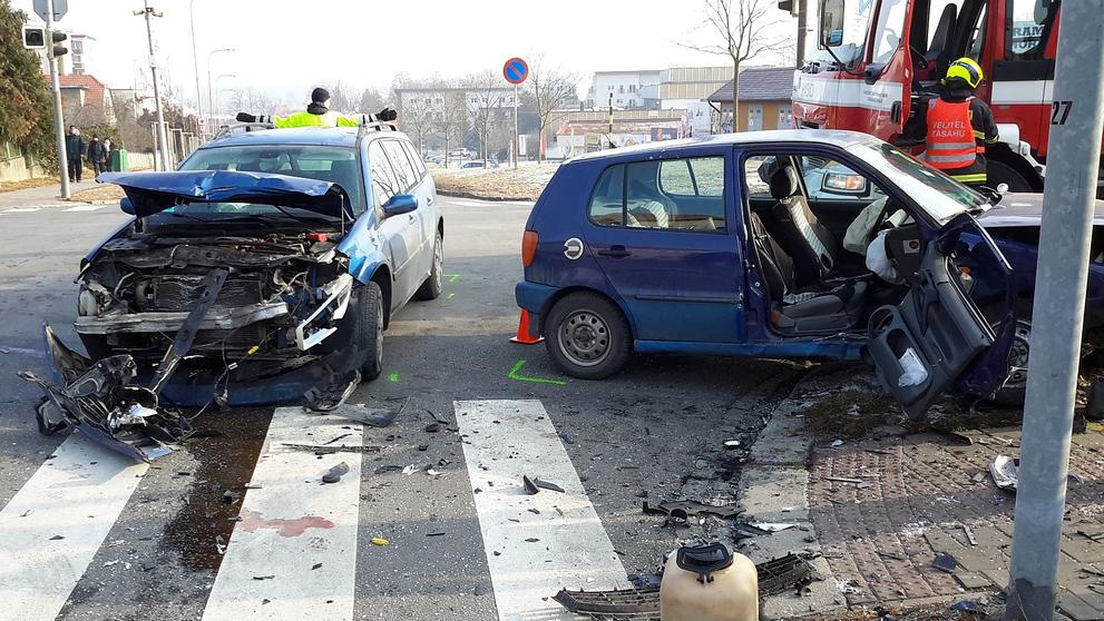 Vážná nehoda na křižovatce v Kroměříži