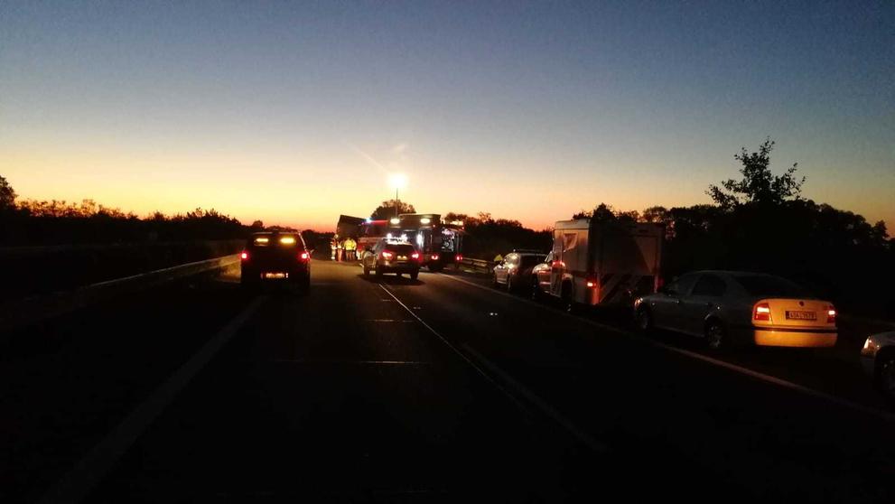 Tragická nehoda na 32. km D11 ve směru na Hradec - 1