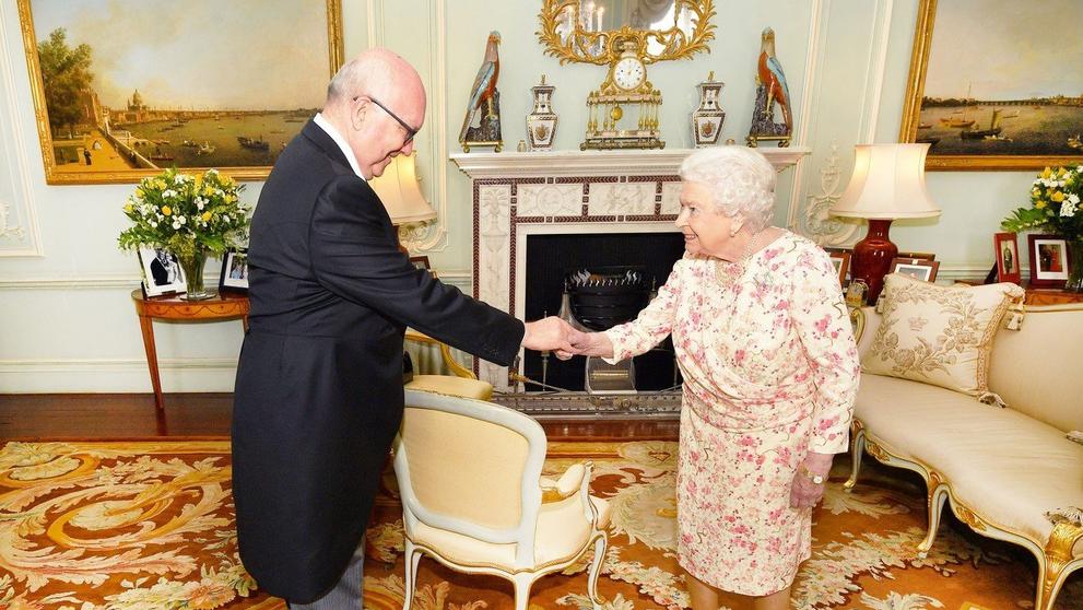 Královna Alžděta a George Brandis - 2