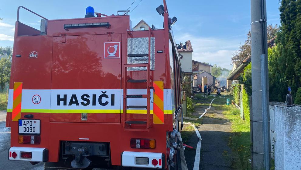 Požár pneumatik a budov na Domažlicku