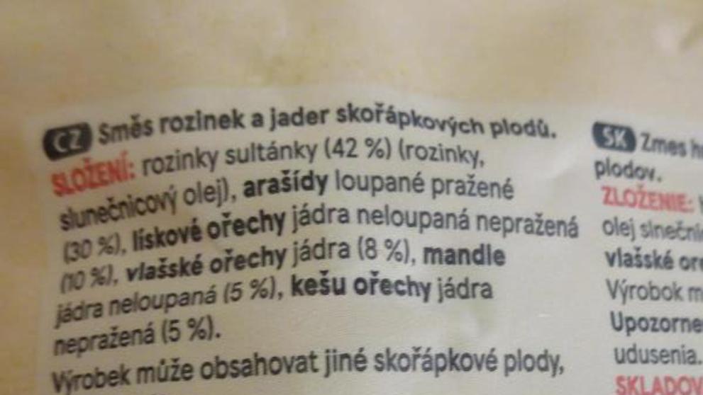 Nejakostní směs rozinek a oříšků (2)