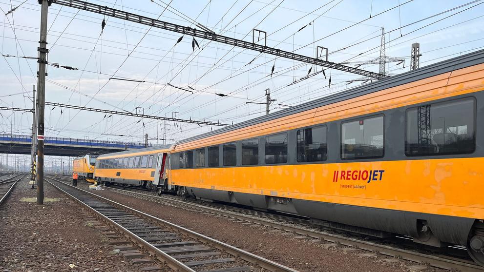 Vykolejení vlaku na stanici Ostrava hl. nádraží HZS moravskoslezského kraje (2)