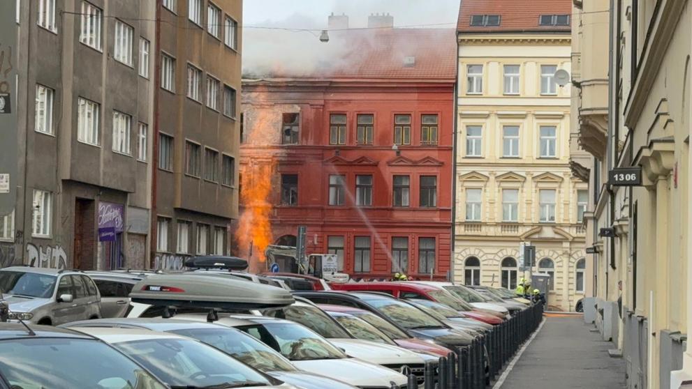 Požár plynového potrubí v Praze
