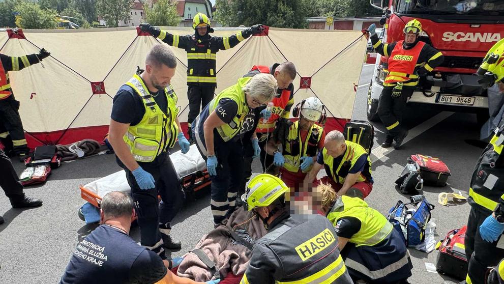 Vážná dopravní nehoda ve Varnsdorfu na Děčínsku (1)