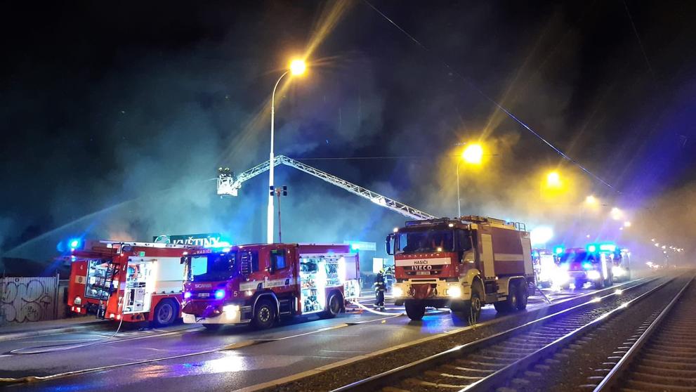 Požár zahradnictví v pražské Hostivaři - 5