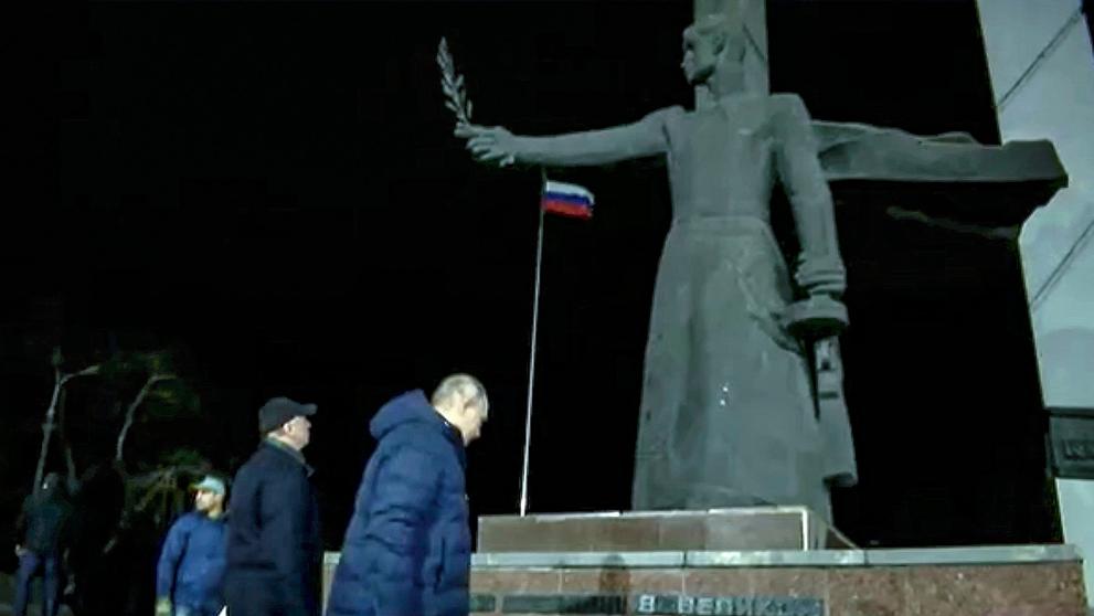 Vladimir Putin v Mariupolu (2)