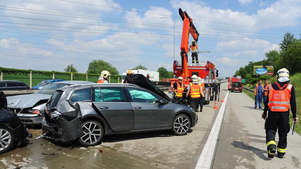 Hromadná nehoda na Pražském okruhu - 24