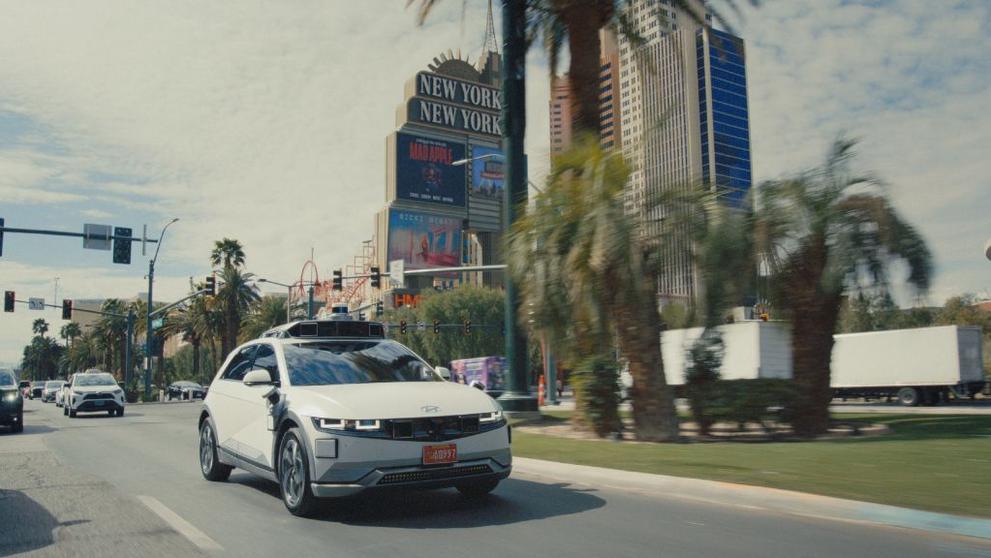 Robotaxi Ioniq 5 během zkoušek v autoškole