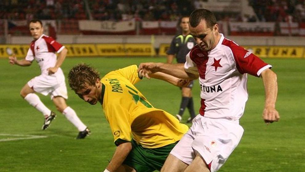 V akci obránce Slavie František Dřížďal. 