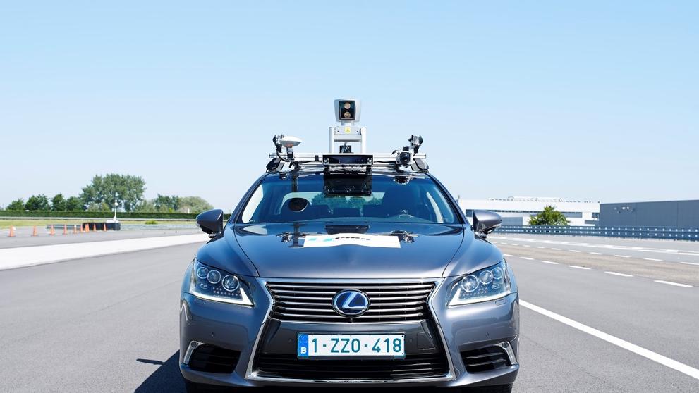Lexus LS vybavený systémy autonomního řízení - 16