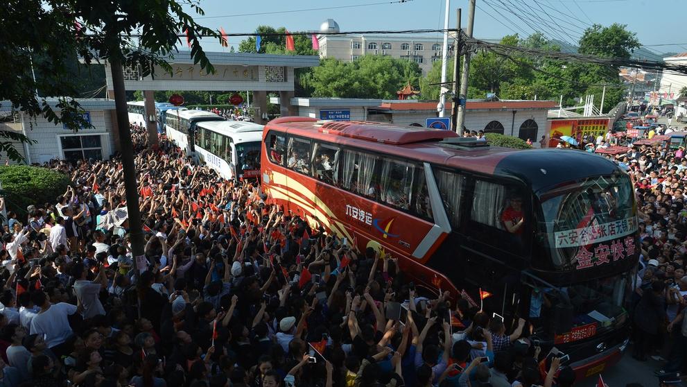Test GaoKao - mohutné povzbuzování studentů před testem