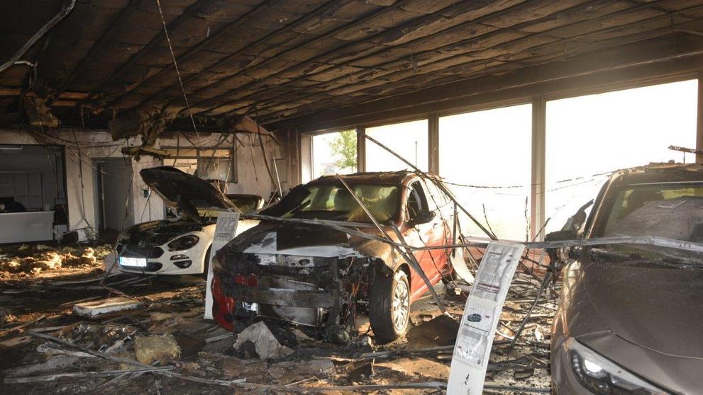 Požár autosalonu v Mladé Boleslavi - 9