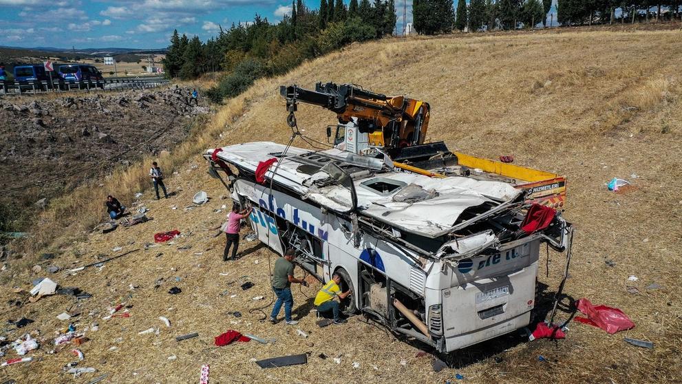 Nehoda autobusu v Turecku s 15 mrtvými a 17 zraněnými - 2