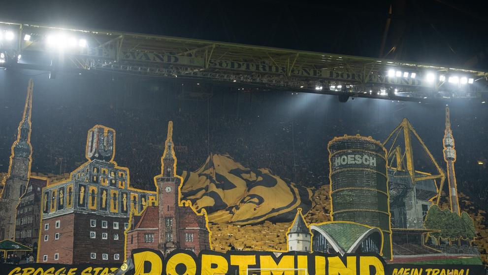 Choreo fanoušků Borussie Dortmund na slavném Signal Iduna Parku