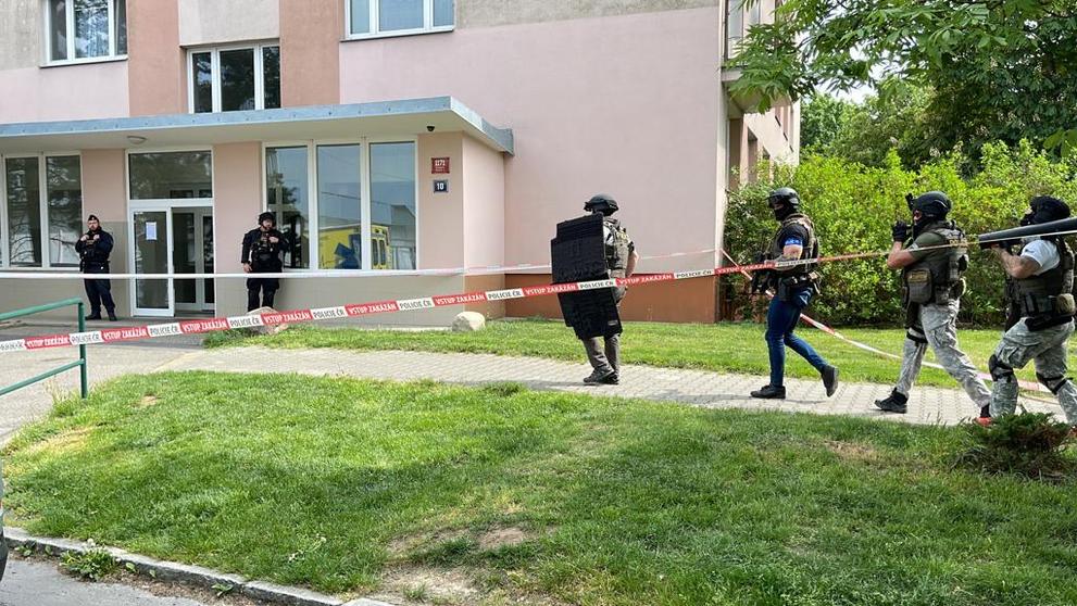 Policejní zásah v pražském Braníku (11)