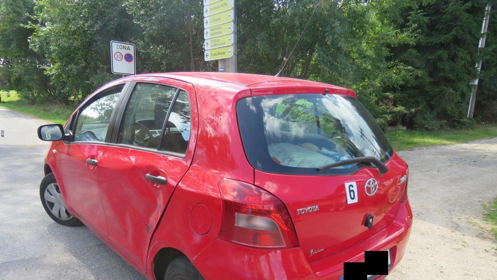 Srážka babety a auta v Bedřichově