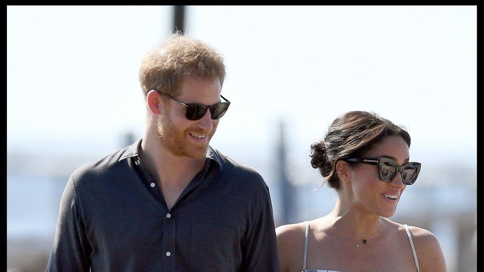 Meghan si držela těhotenské bříško - 2