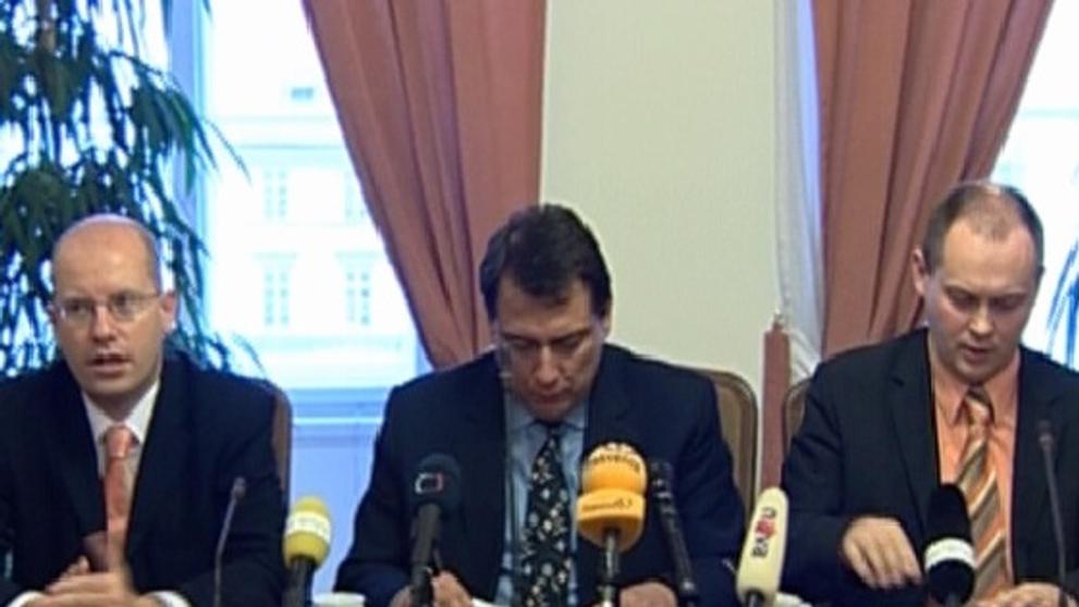 Bohuslav Sobotka (vlevo), Jiří Paroubek (uprostřed) a Michal Hašek