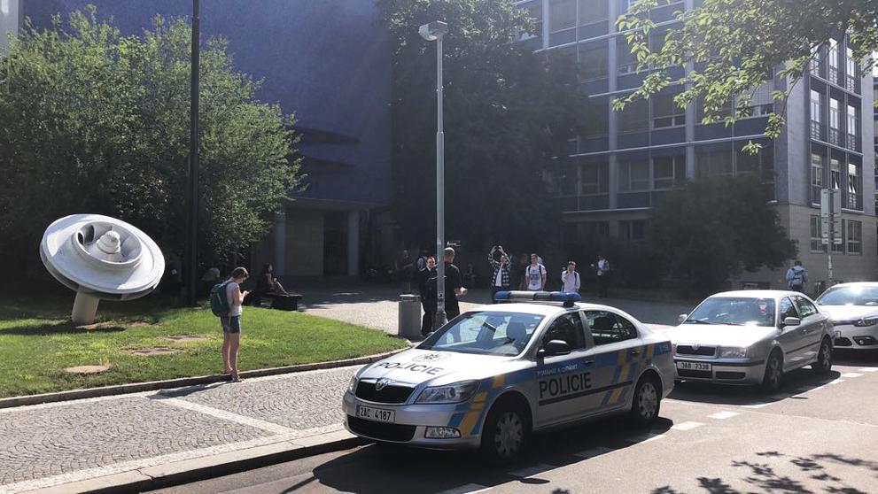 Nahlášení bomby ve všech budovách CVUT v Praze - 1
