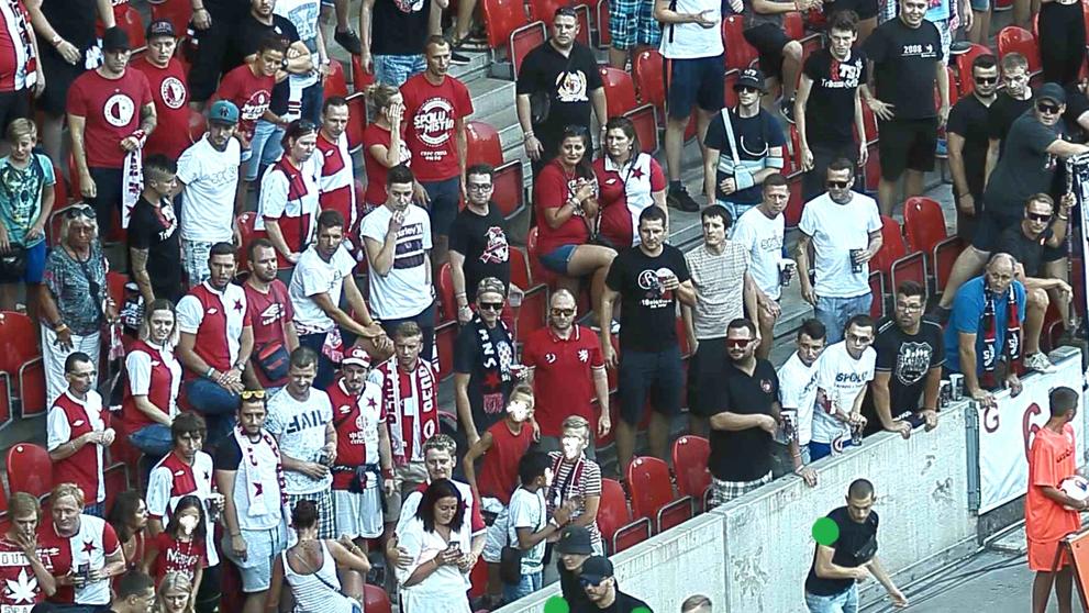 Pátrání po mužích podezřelých z výtržnictví na fotbalovém stadionu - 3