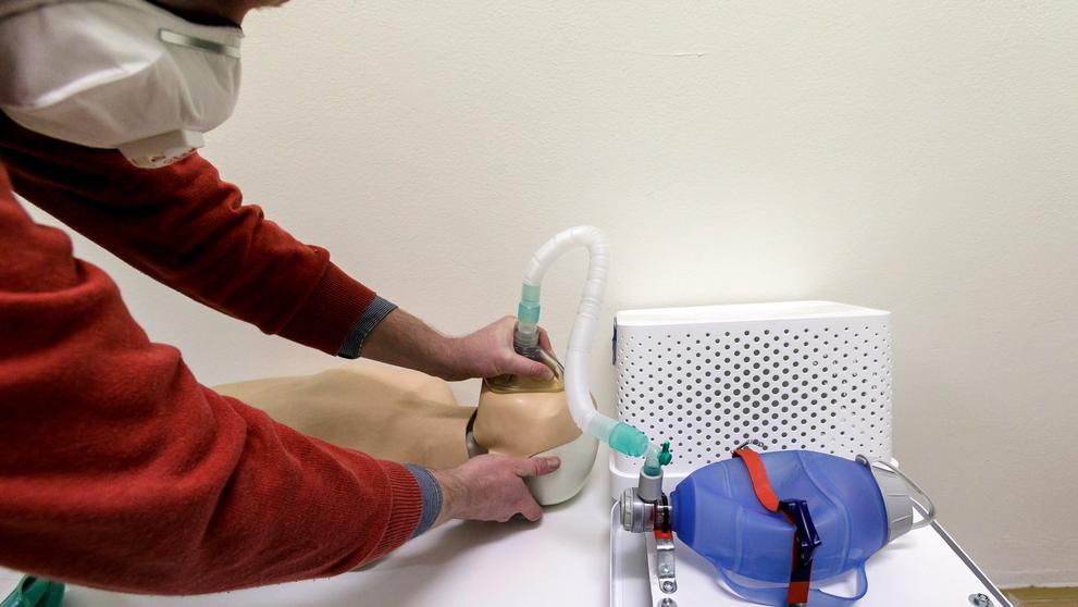 Mladí Slováci vynalezli plicní ventilátor za 80 euro - 2
