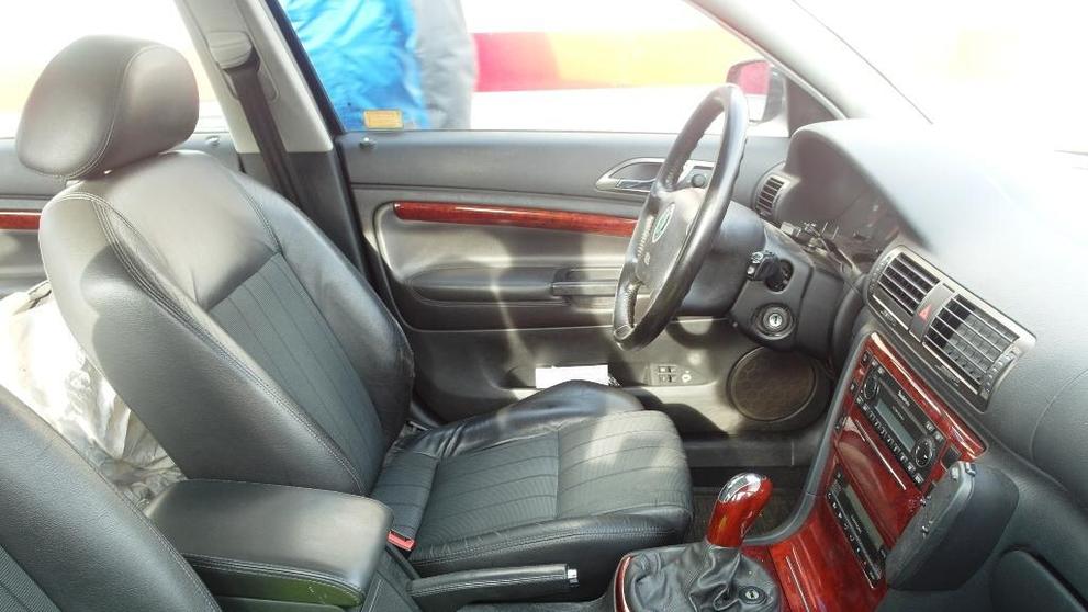 ŠKODA SUPERB 2,8 V6 30V - 5