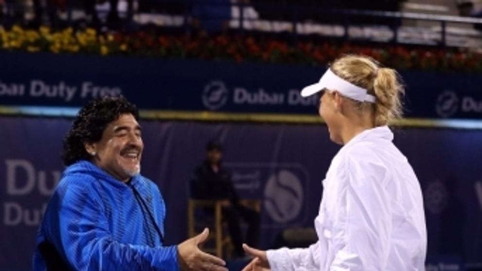 Diego Maradona se v Dubaji setkal s Caroline Wozniackou - 5
