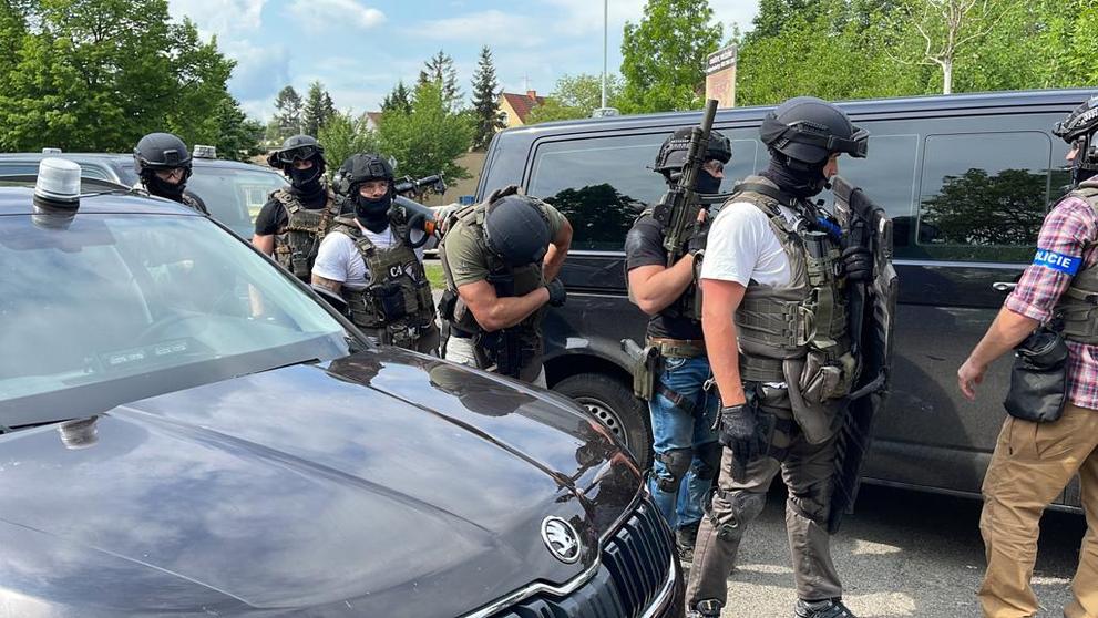 Policejní zásah v pražském Braníku (2)