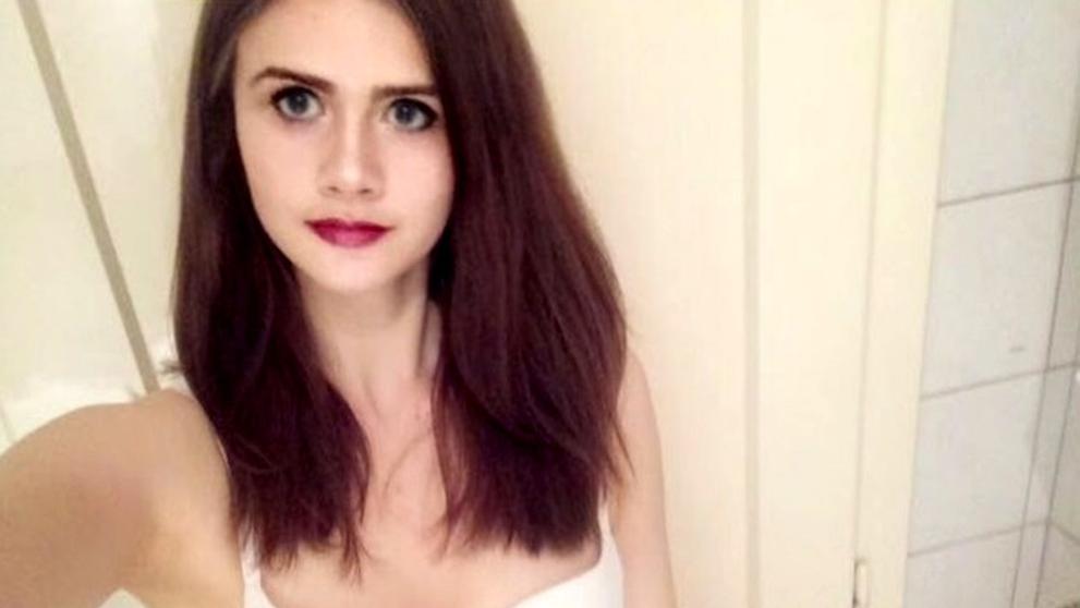 Dívka prodává své panenství - 2