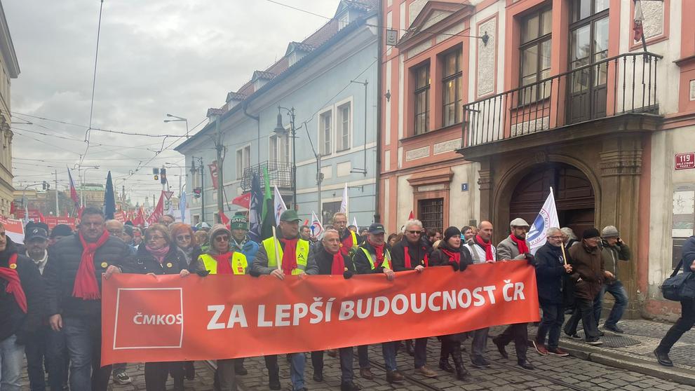 Pochod na malostranské náměstí (2)