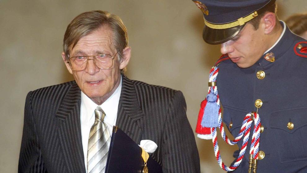 Jiří Kodet získal medaili za zásluhy, 28. 10. 2003