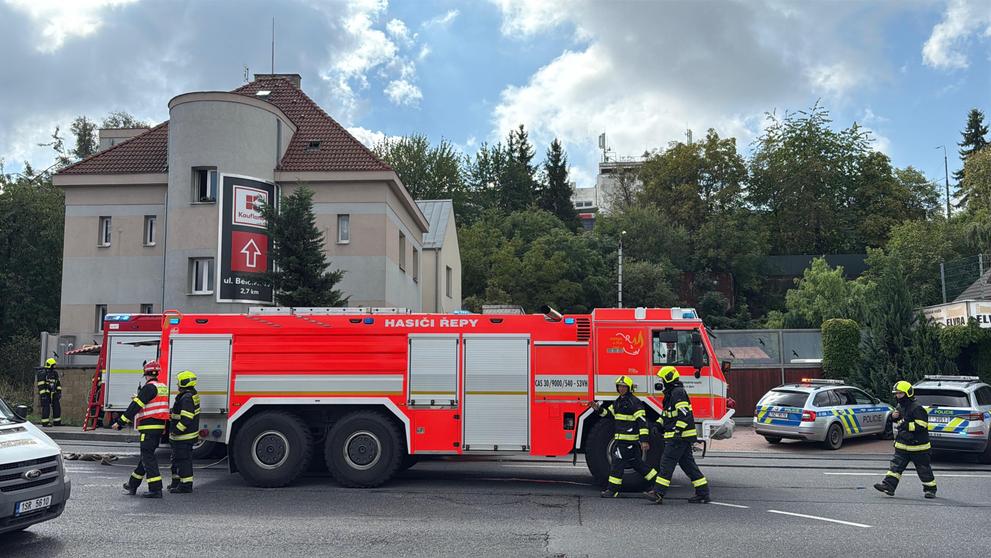 Požár bytového domu v pražských Řepích