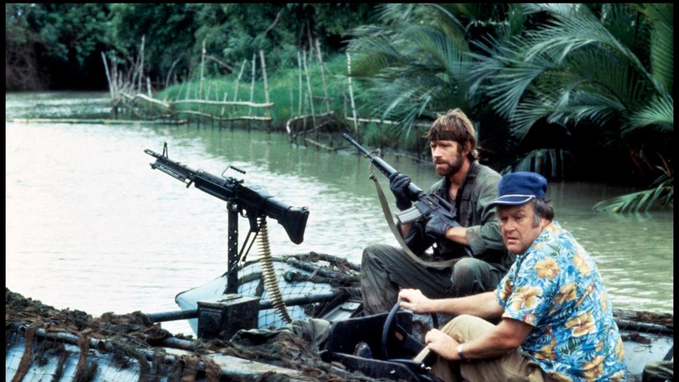 M. Emmet Walsh a Chuck Norris ve filmu Nezvěstní v boji, 1984 (1)