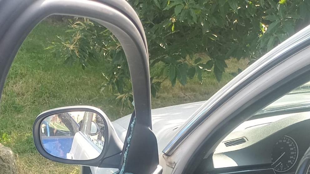 Děti zamčené v autech