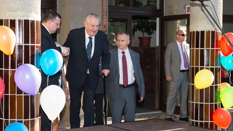 Prezident Miloš Zeman vítá prvňáčky - 6