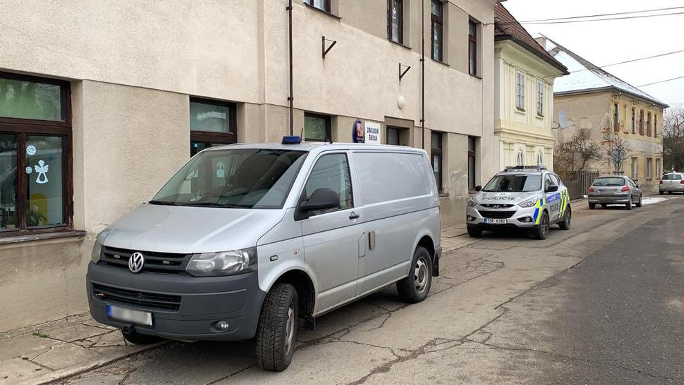 Nalezená dělostřelecká mina ve Skalsku na Mladoboleslavsku - 1