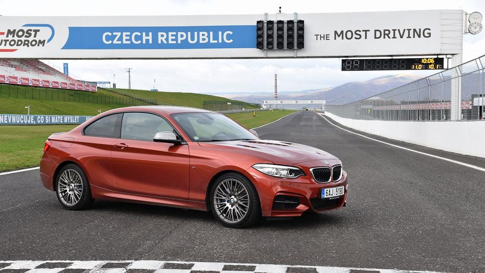 BMW M240i - 11