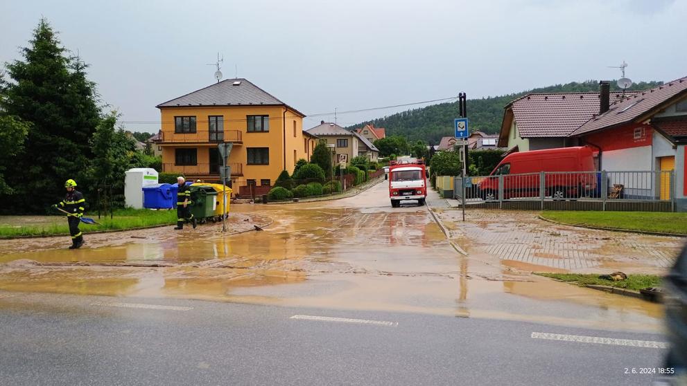 Zásah hasičů ve Strakonicích v Jihočeském kraji HZS Jihočeského kraje (2)