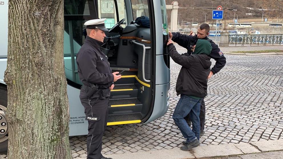 Řidič autobusu nadýchal půl promile