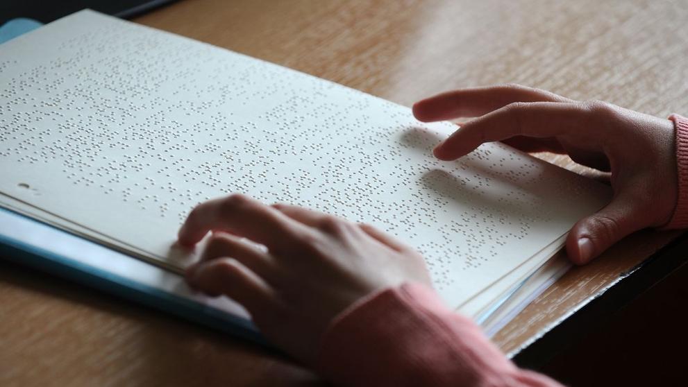 Nevidomá studentka pedagogiky vyučuje na základní škole - 7