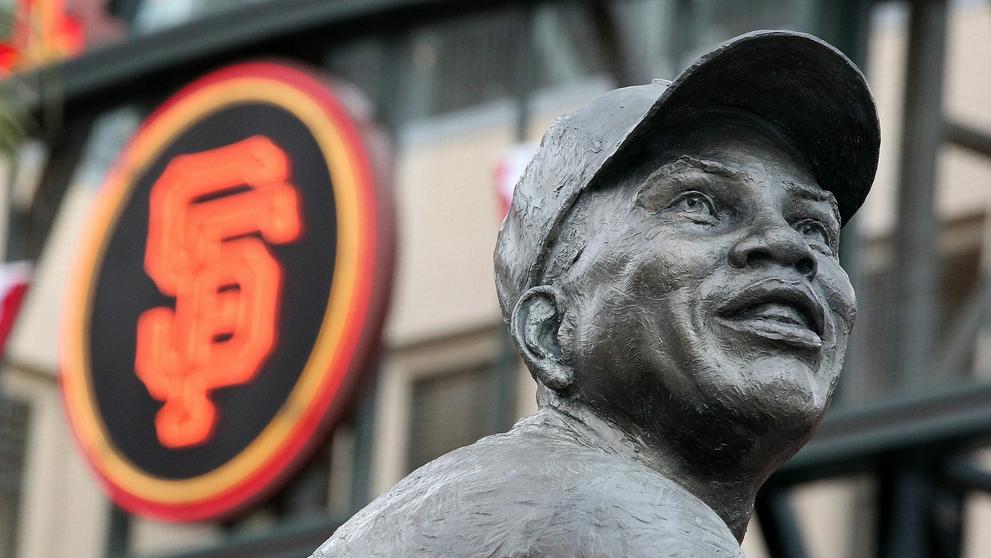 Socha Willie Mayse na Willie Mays náměstí v San Franciscu